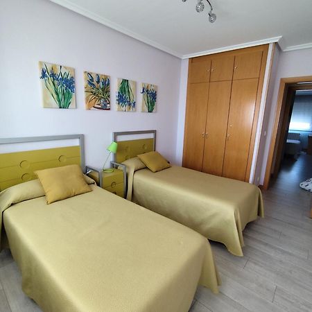 Apartamento De Tres Dormitorios Con Garaje Y Todos Los Servicios Cerca Burgo Esterno foto