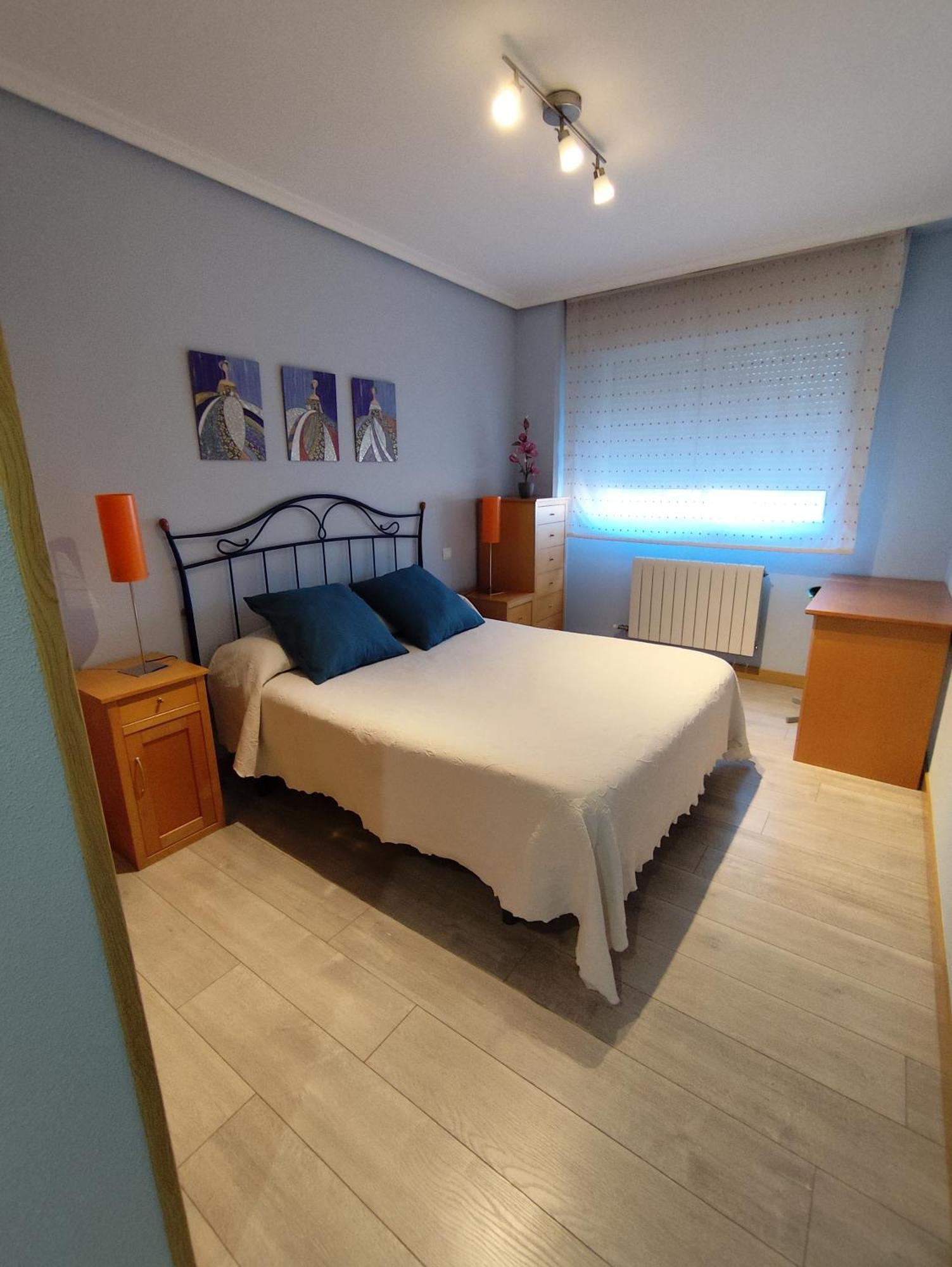 Apartamento De Tres Dormitorios Con Garaje Y Todos Los Servicios Cerca Burgo Esterno foto