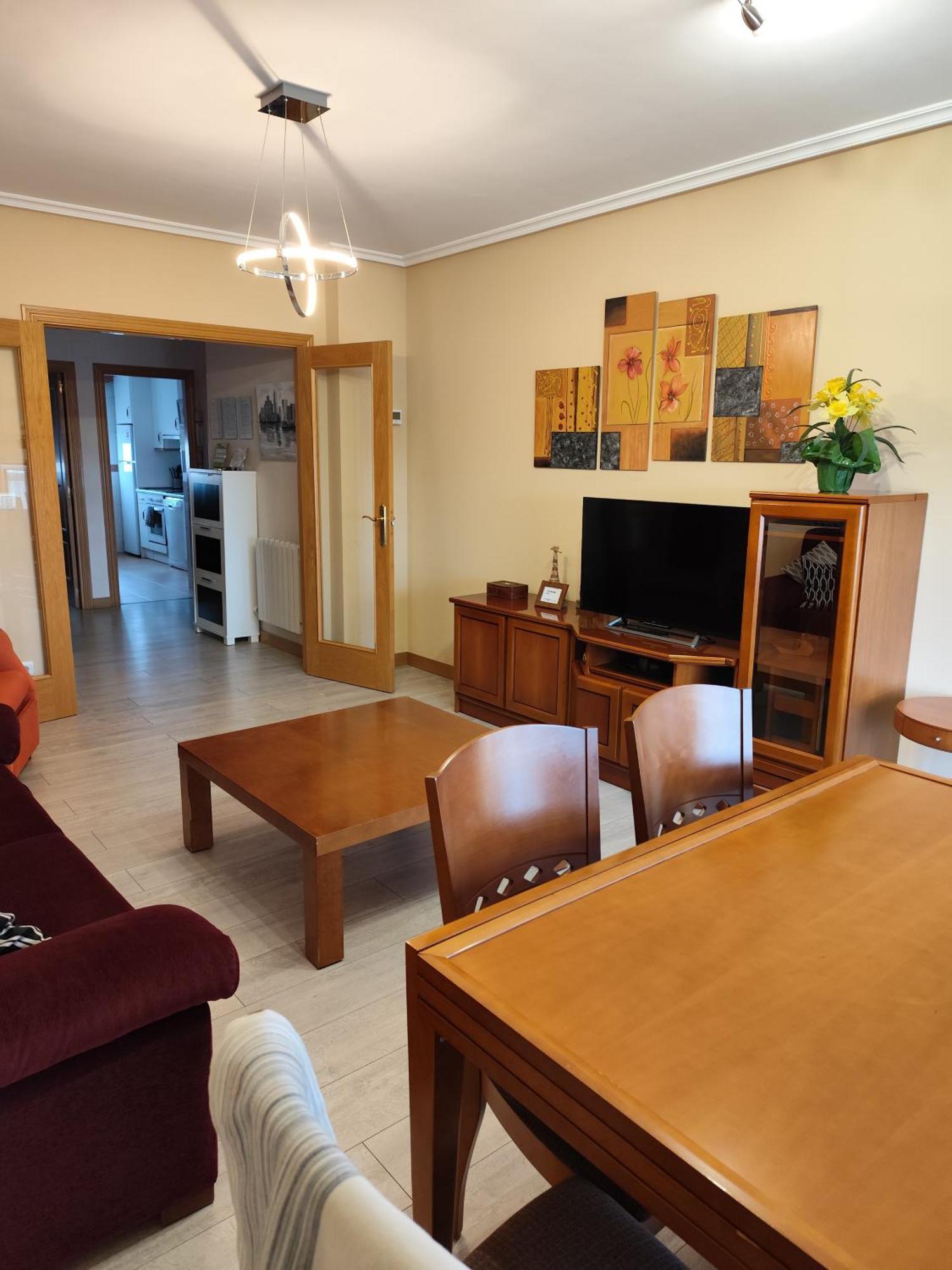 Apartamento De Tres Dormitorios Con Garaje Y Todos Los Servicios Cerca Burgo Esterno foto